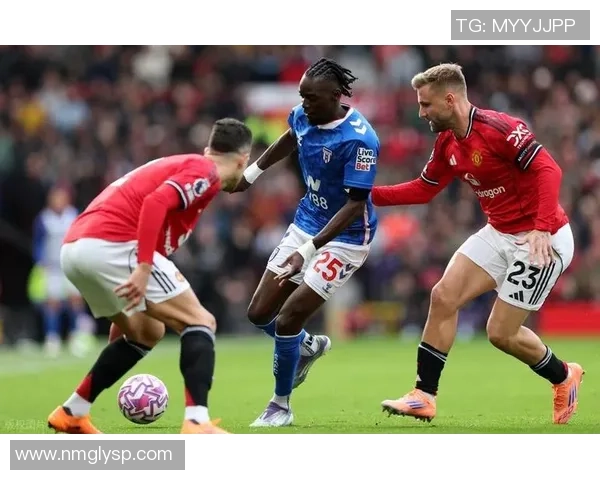 英超巅峰对决视频直播曼联迎战宿敌利物浦精彩赛事全程回放